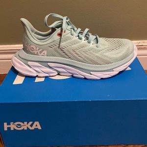 HOKA Clifton edge